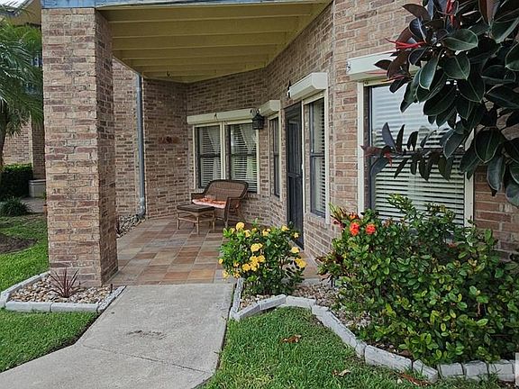 2nd image of 77 Santa Isabel Blvd