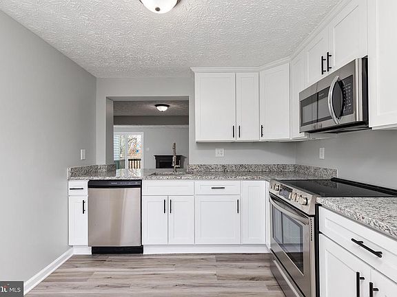 5th image of 573 Bay Dale Ct
