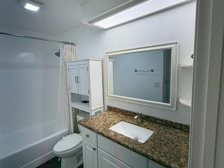 4240 Menlo Ave #5 — Photo 8