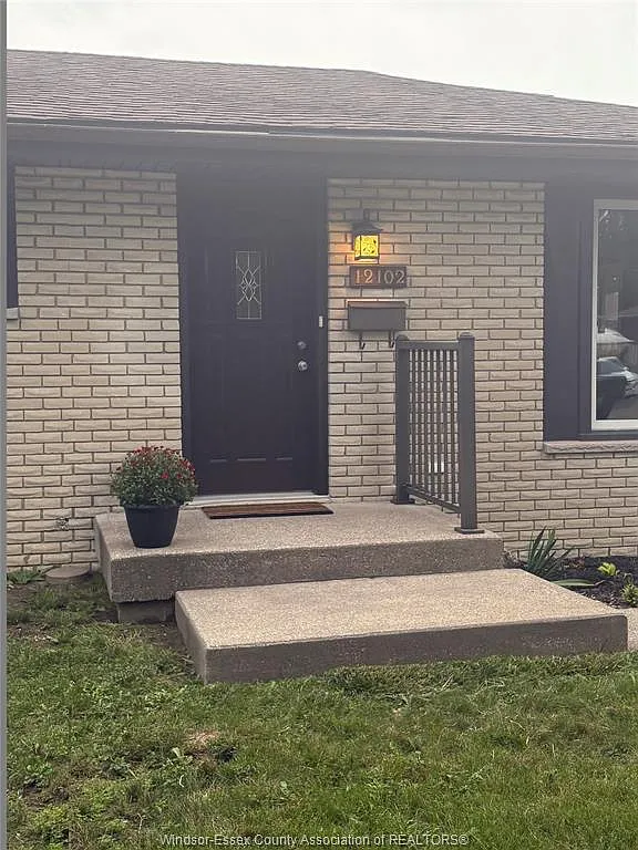 3 bed, $2,150 — Photo 3