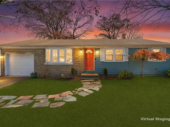 16 N Rose St, East Providence, RI 02914