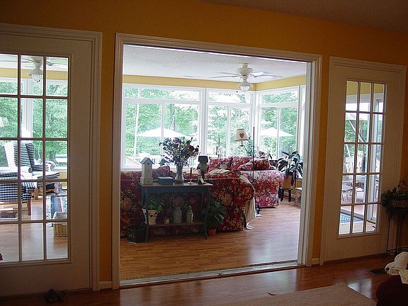 Big Sunroom overlooking wood