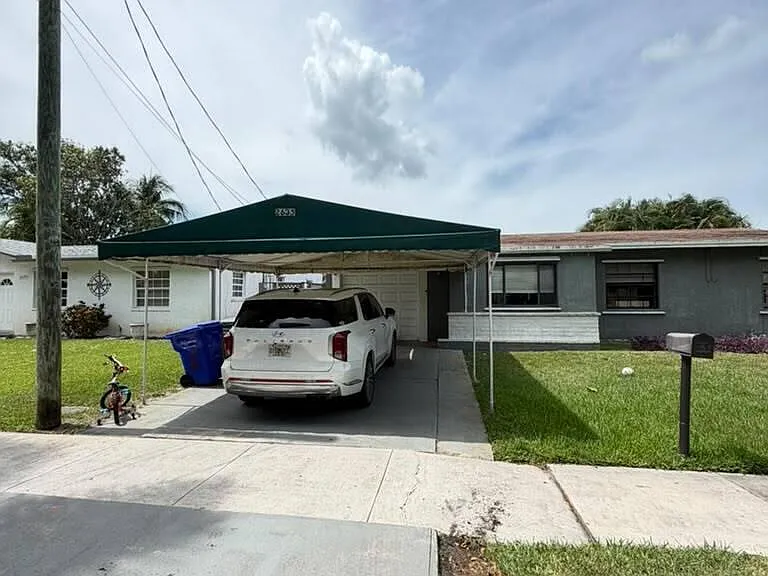 2635 Liberty St — Photo 3