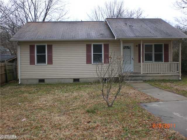 1st image of 502 E Lee St