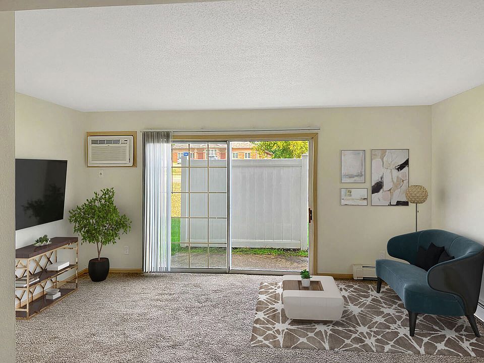 1st image of 3424-3435 Hemlock Pl NE #3425-06