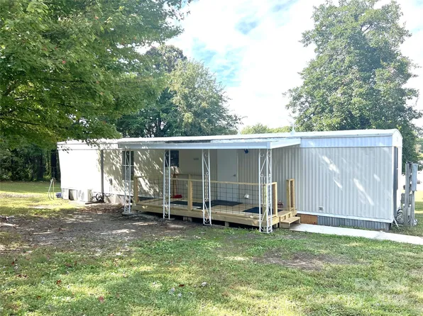 3674 L R Walker Rd, Morganton, NC 28655