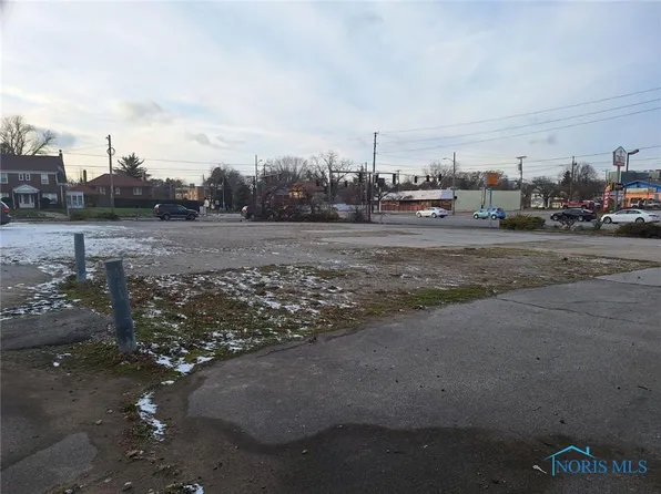 1843-1851 W Bancroft St, Toledo, OH 43606