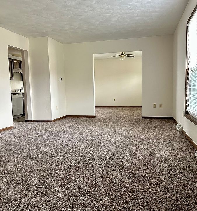 1st image of 5623 Ryewyck Dr #27