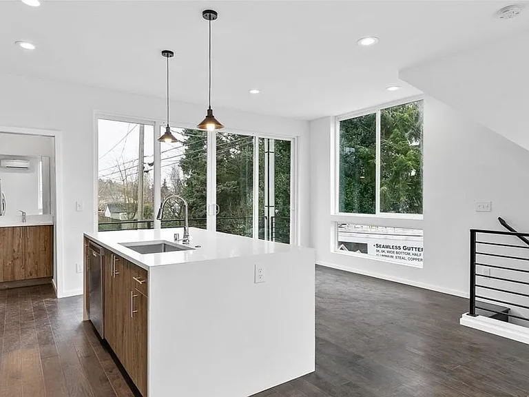 6303 Fauntleroy Way SW #A — Photo 10