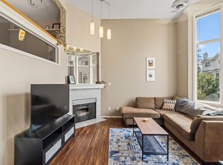 623 N Hawkstone Mnr NW, Calgary, AB T3G 3X2