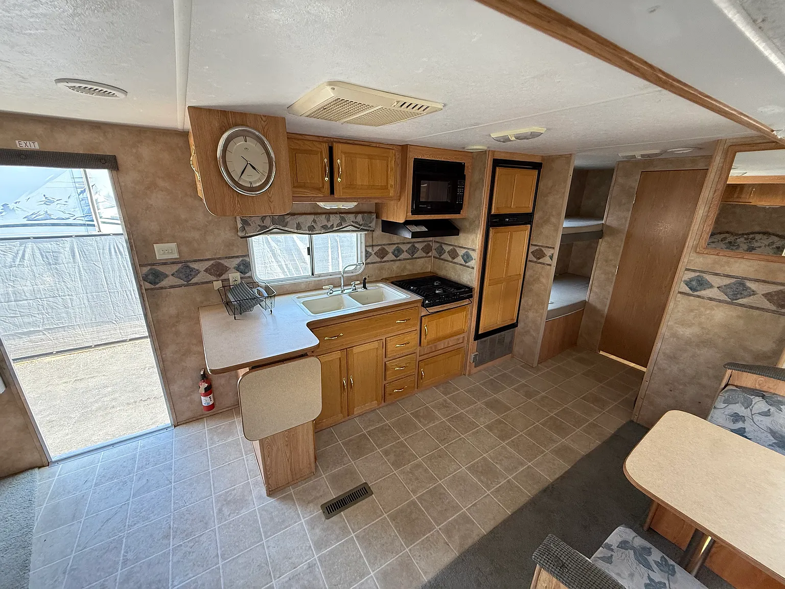 2 bed, 300 sqft, $1,400 — Photo 4