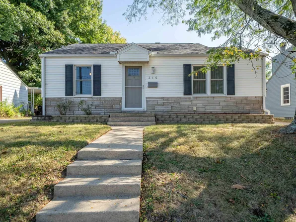 316 Court Dr, Washington, IL 61571