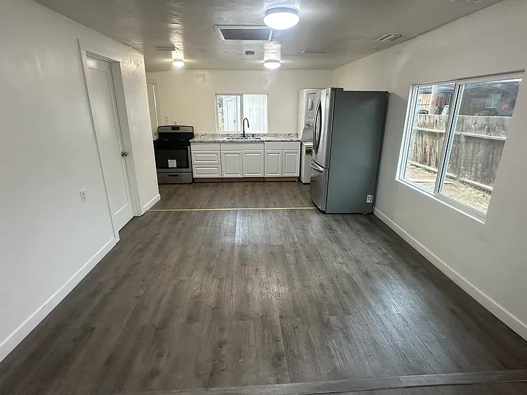 227 W Church Ave — Photo 9