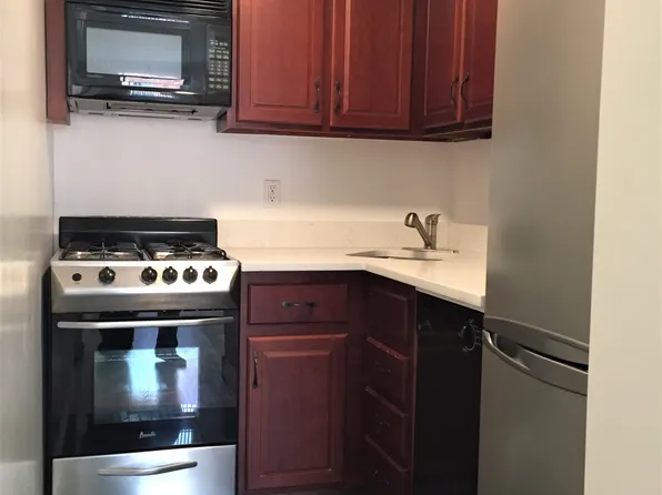 220 W 104th St APT 4W, New York, NY 10025