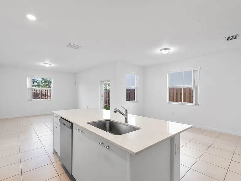 2405 NW 131st Cir — Photo 13