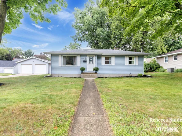 2261 Floyd St SW, Wyoming, MI 49519