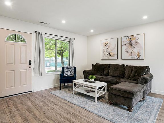 4th image of 1722 Oldfield Way