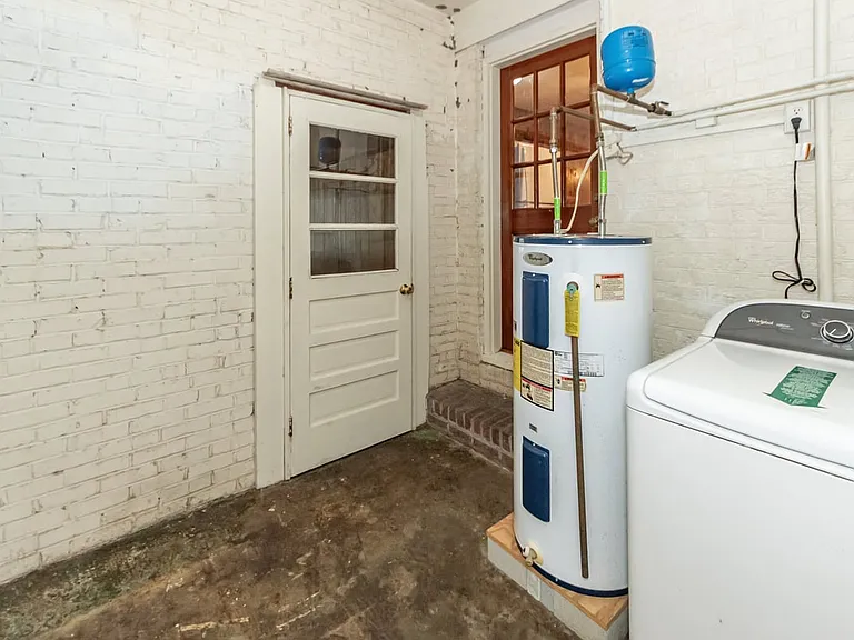 453 Wade Hampton Dr — Photo 32
