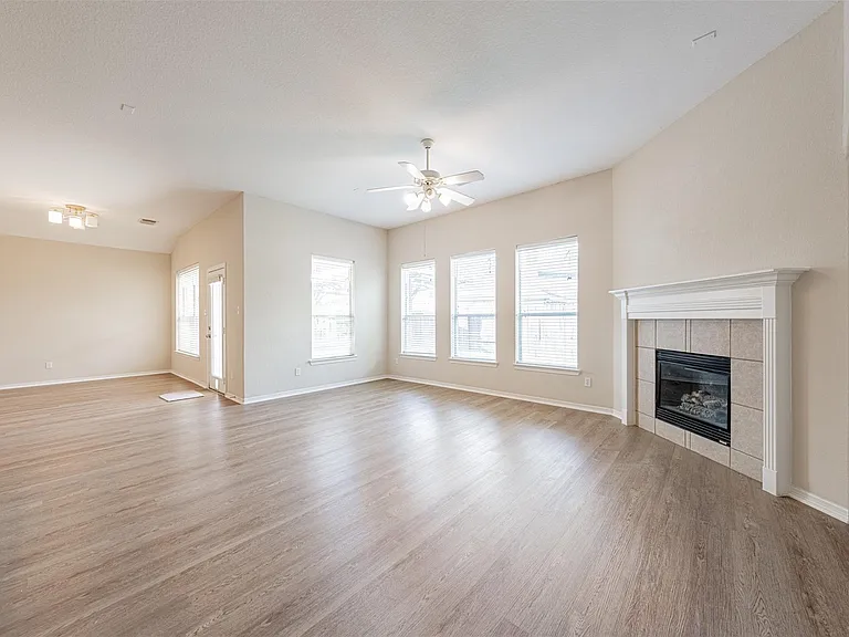 13727 Charterhouse Way — Photo 29