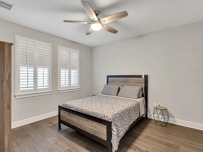 3215 W De Leon St #5 — Photo 6