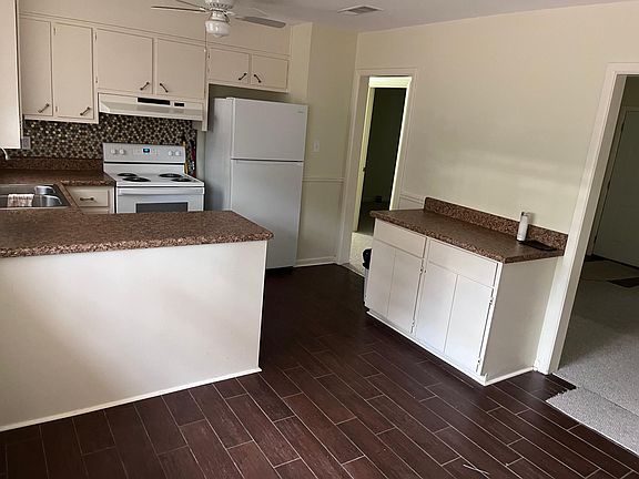4th image of 6203 Fairview Dr