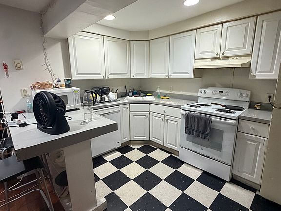 2nd image of 667 Massachusetts Ave APT 2B