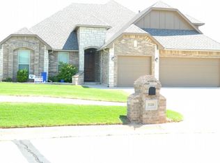 3228 SE 33rd St, Moore, OK 73165
