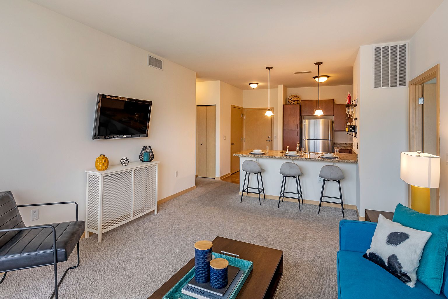 The Enclave Luxury Apartment Rentals Milwaukee Wi Zillow