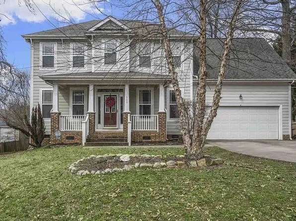 609 Sarazen Dr, Clayton, NC 27527