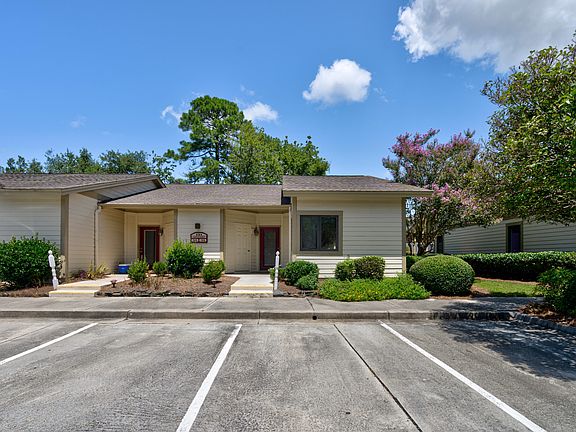 2nd image of 131 Longstreet Dr #406