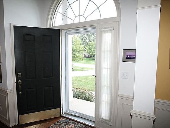 3rd image of 878 Kristen Ct