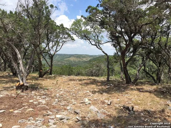 422 Cedar Pass, Pipe Creek, TX 78063