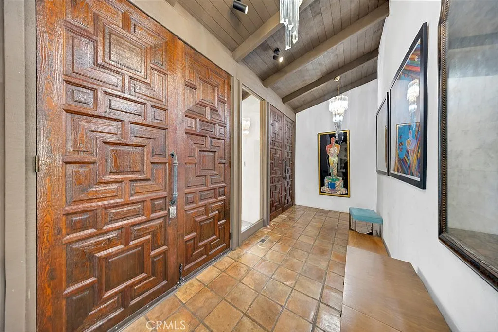 6 bed, 6.5 bath, 4556 sqft, $13,800 — Photo 3