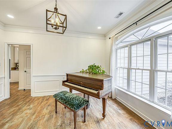 4th image of 4531 Briarwick Dr