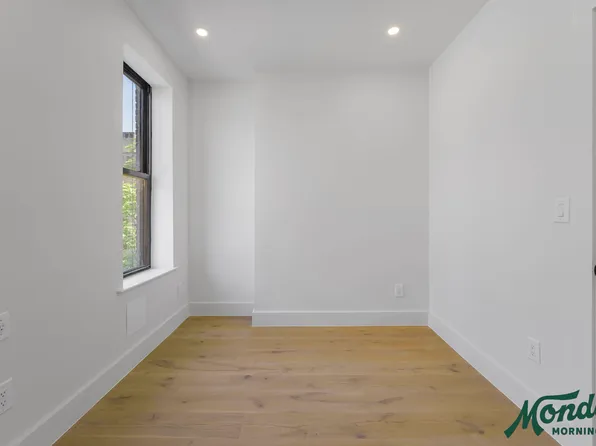 255 West 15th Street image 5 of 10