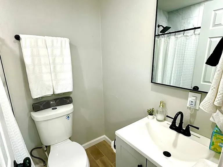 810 E Halcyon Rd — Photo 8