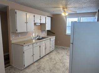 2402 S 17th St, Saint Joseph, MO 64503