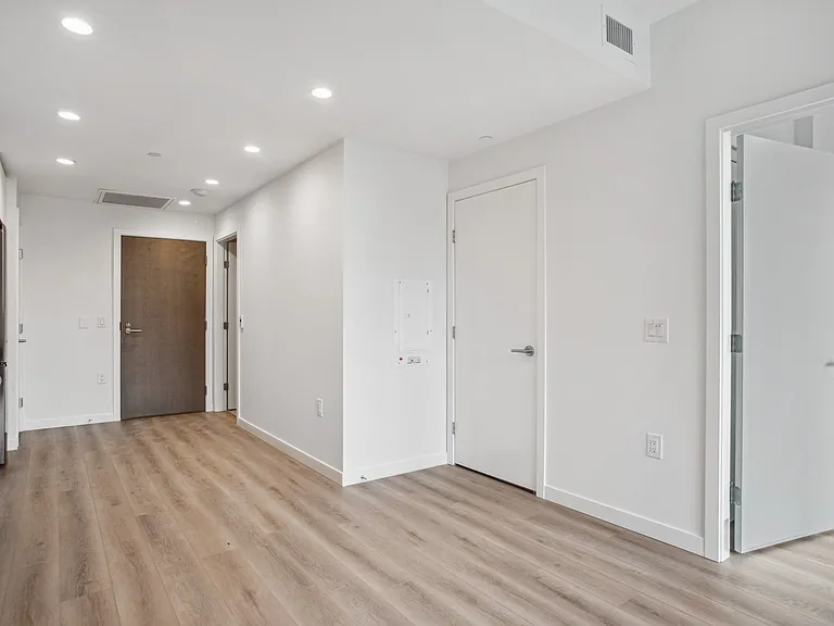 150 Braid St — Photo 31