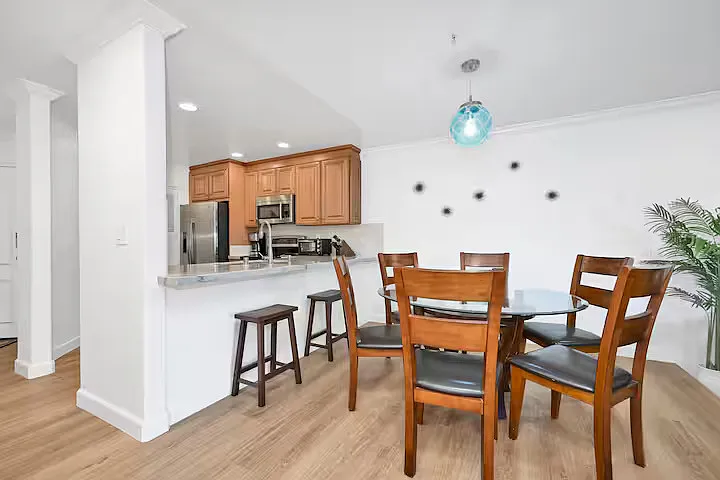 900 Pacific Coast Hwy #111 — Photo 11