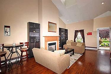 5th image of 7088 Clubview Dr