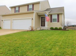 889 Singing Hills Dr, Volo, IL 60073