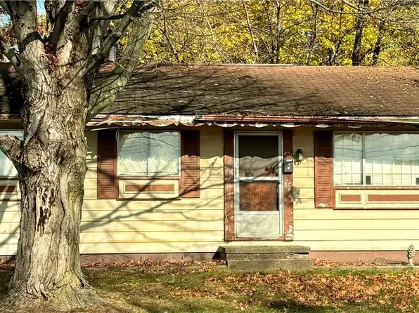 821 Chelsea Dr, Dover, OH 44622