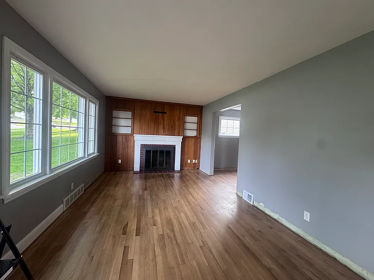 2992 Eldora Dr — Photo 2