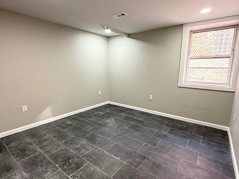 41 Howe St #1 — Photo 9
