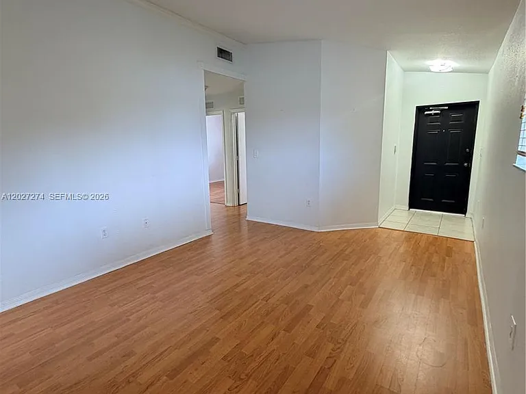 995 NE 34th Ave #201 — Photo 7