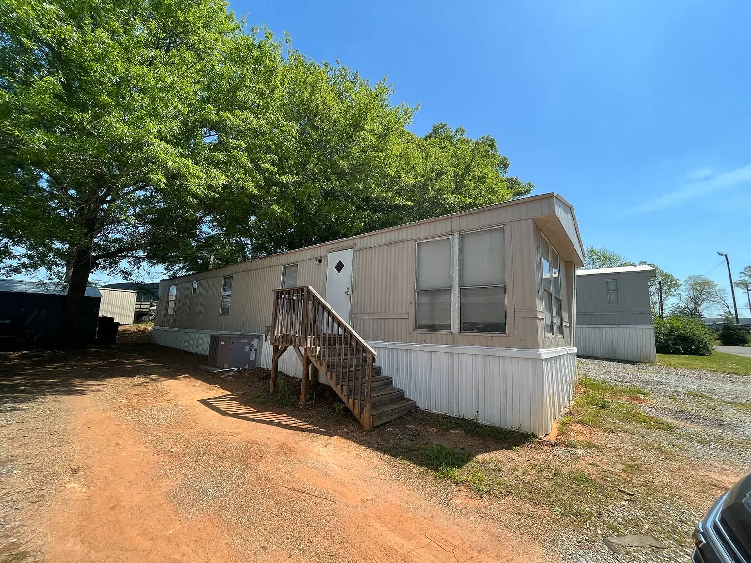 2 bed, 1.0 bath, $873 — Photo 2