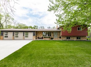7708 Aquarius Dr, Fargo, ND 58104
