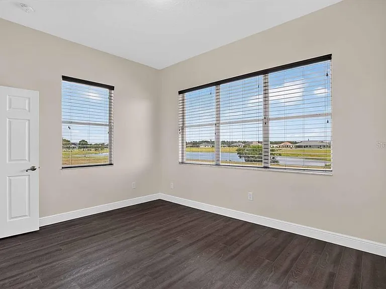 5218 Lake Toscana Dr — Photo 32