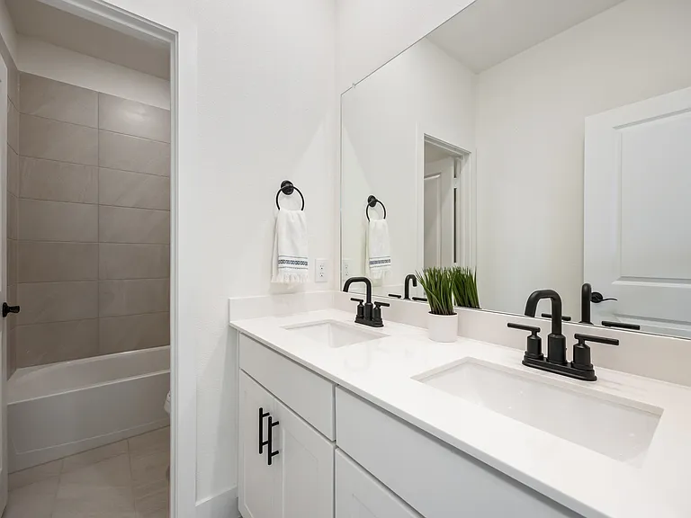7066 Lathrop Ln — Photo 10