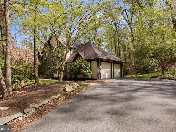 4027 Hillview Rd, Temple, PA 19560